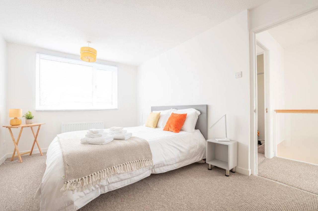 Elegant Home Mod Kitchen, Fast Wi-Fi, Free Parking Carrickfergus Exterior foto