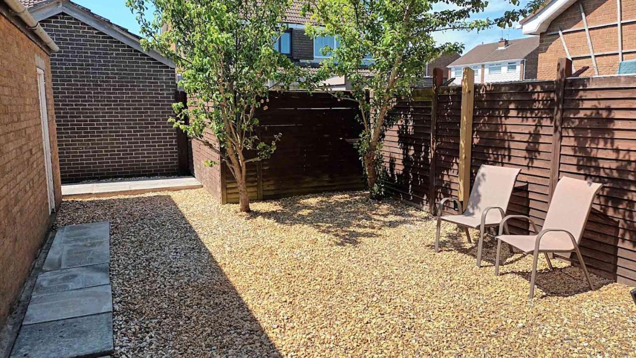 Elegant Home Mod Kitchen, Fast Wi-Fi, Free Parking Carrickfergus Exterior foto